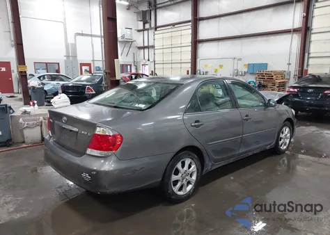 2006 Toyota Camry Xle z USA, uszkodzony, nr VIN 4T1BE32K86U666000